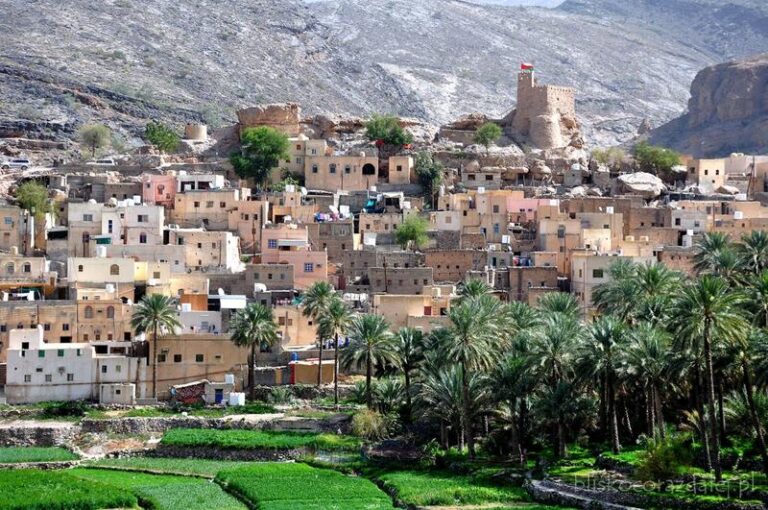 Jak długo trwa lot z Polski do Omanu? Sprawdź, zanim wyruszysz w podróż!