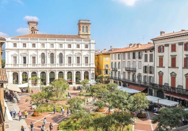 Jak długo trwa lot z Warszawy do Bergamo? Poznaj odpowiedzi!