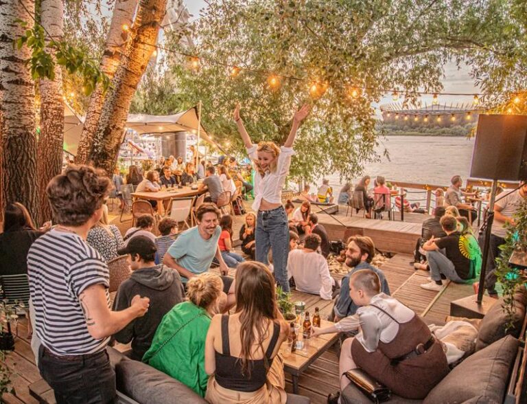 Jak długo trwa lot z Warszawy do Miami? Sprawdź, zanim wyruszysz w podróż!