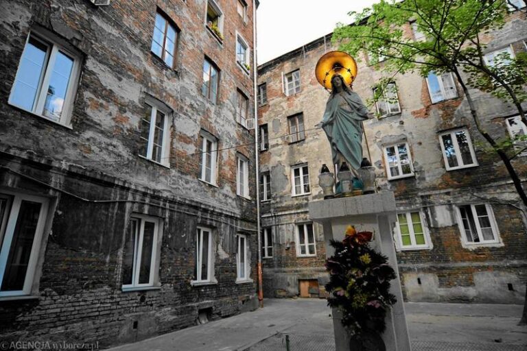 Jak długo trwa lot z Warszawy do Pragi? Oto, co musisz wiedzieć!