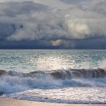 Co zabrać ze sobą nad morze w maju? Praktyczny przewodnik dla każdego podróżnika