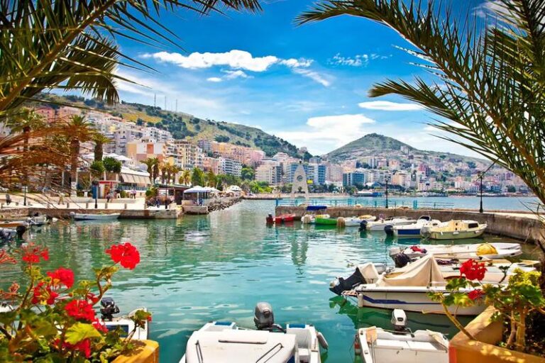 Idealny czas na podróż do Albanii – kiedy jechać, by odkryć jej uroki?