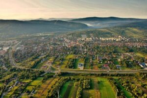 Jak dojechać do Myślenic? Przewodnik po najlepszych trasach i środkach transportu