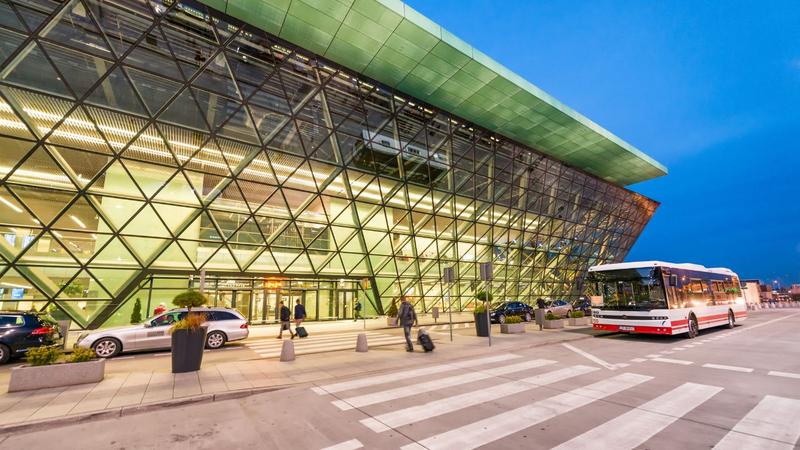 Porównanie tramwaj autobus taksówka