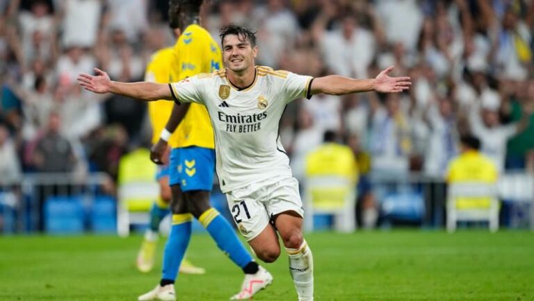 Jak długo trwa podróż samolotem z Madrytu do Las Palmas?