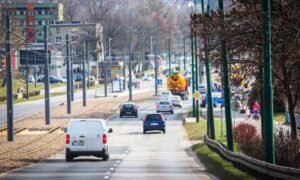 Jak łatwo dotrzeć z dworca PKP na ul. 1 Maja w Sosnowcu?