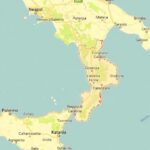 Jak długo trwa podróż samolotem z Warszawy do malowniczej Kalabrii?