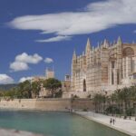 Jak długo trwa lot z Warszawy do Palmy de Mallorca? Sprawdź szczegóły!