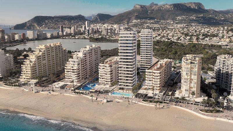 Praktyczny przewodnik: jak dojechać z Alicante do Calpe?