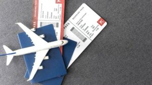 Czym jest bilet czarterowy i dlaczego warto go rozważyć?