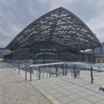 Jak wjechać na parking Łódź Fabryczna: który wjazd wybrać i jak zaparkować